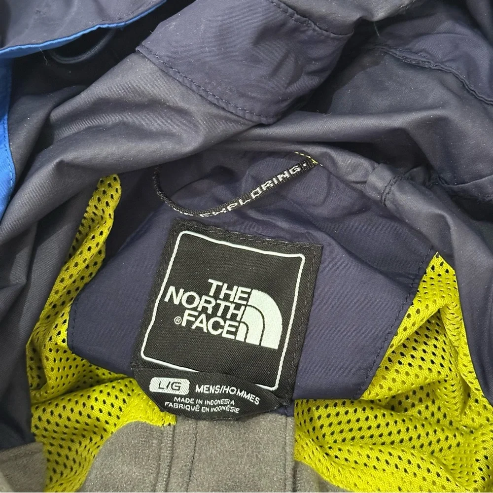The North Face Men’s Large Hooded Insulated Jacket, Blue Gray Yellow Colorblock - Picture 2 of 12